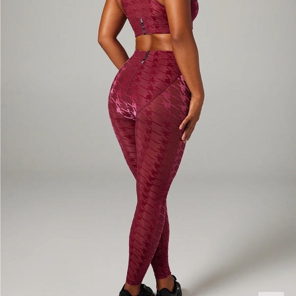 Savage X Fenty Poinsettia Red Plum Houndstooth High-Waist Legging Set - Picture 4 of 14